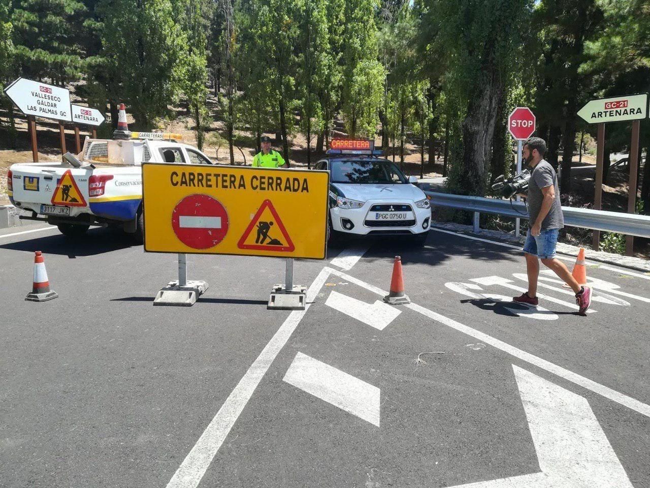 Carreteras de la cumbre cortadas.