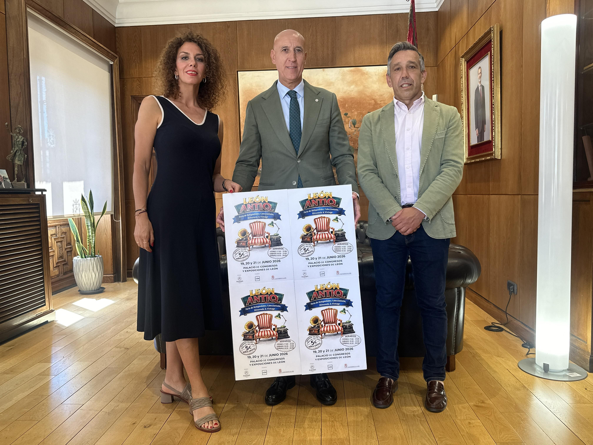 Presentación de la Feria León Antic con el alcalde de León y el de San Millán de los Caballeros.