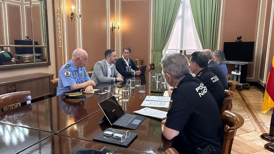 El alcalde de Telde desautoriza a su vicealcalde y muestra su satisfacción por el trabajo de la Policía Nacional en la ciudad