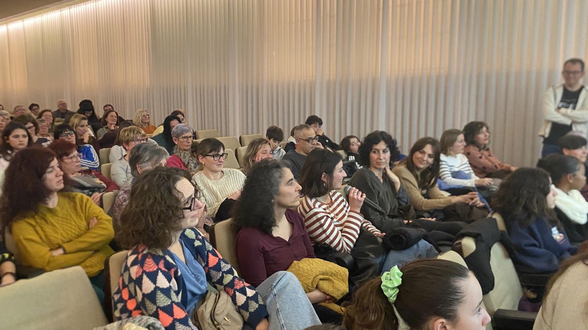 Charla-taller del documental Las Mujeres de Negro