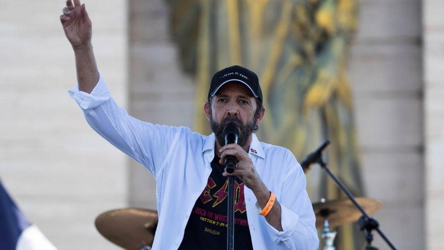 Juan Luis Guerra lanza mañana una versión en vivo de su merengue "Rosalía"