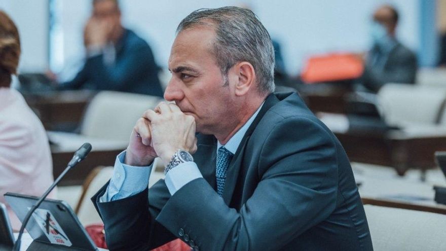 Archivo - El diputado nacional por Huelva, Tomás Fernández Ríos.