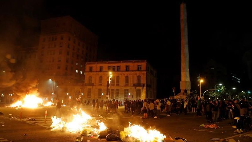 Manifestantes durante los disturbios.