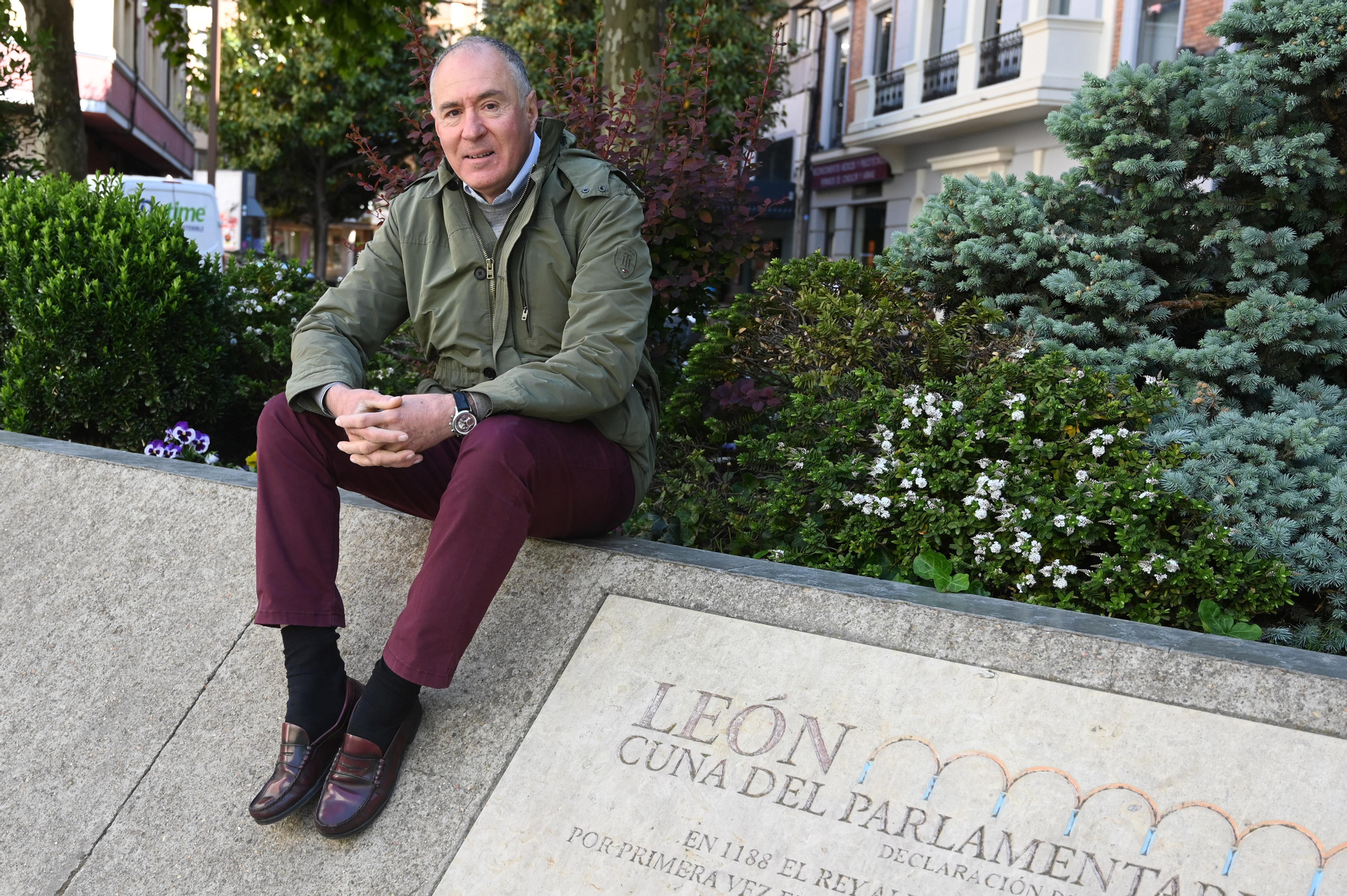 López Sentino en la Plaza de las Cortes Leonesas.