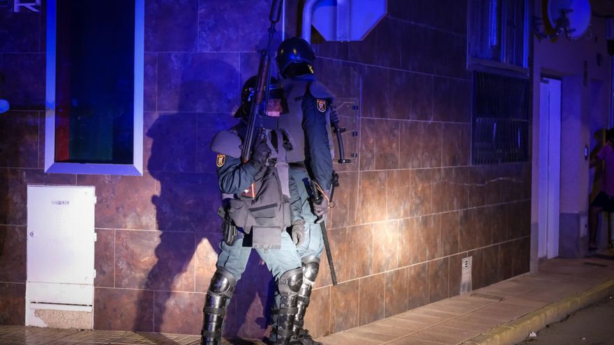 La Guardia Civil carga contra un grupo de jóvenes marroquíes, sin heridos ni detenidos