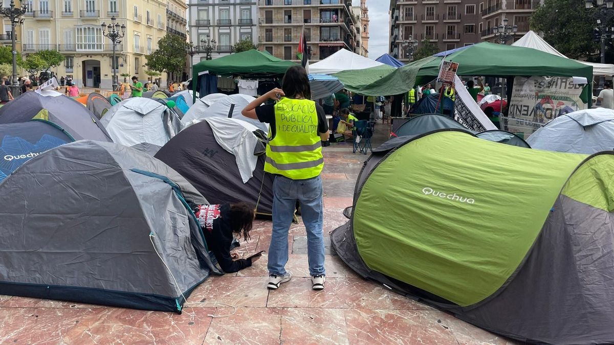 El Gobierno se niega a desalojar la acampada educativa como pide Catalá: "Conlleva un alto riesgo de enfrentamientos físicos"