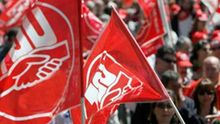 Manifestación con banderolas de UGT.