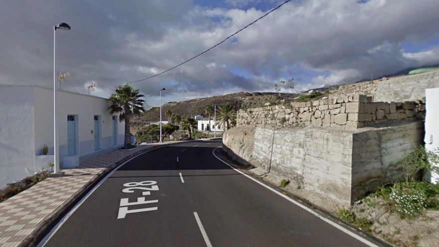 Dos personas resultan heridas al caer desde varios metros de altura tras ceder un muro en Tenerife