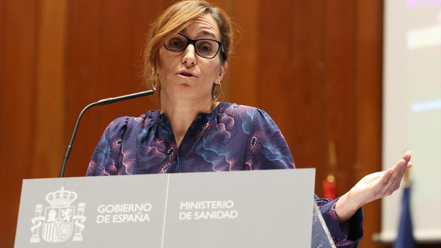 La ministra de Sanidad, Mónica García, interviene durante el acto público de presentación de los integrantes de su gabinete.