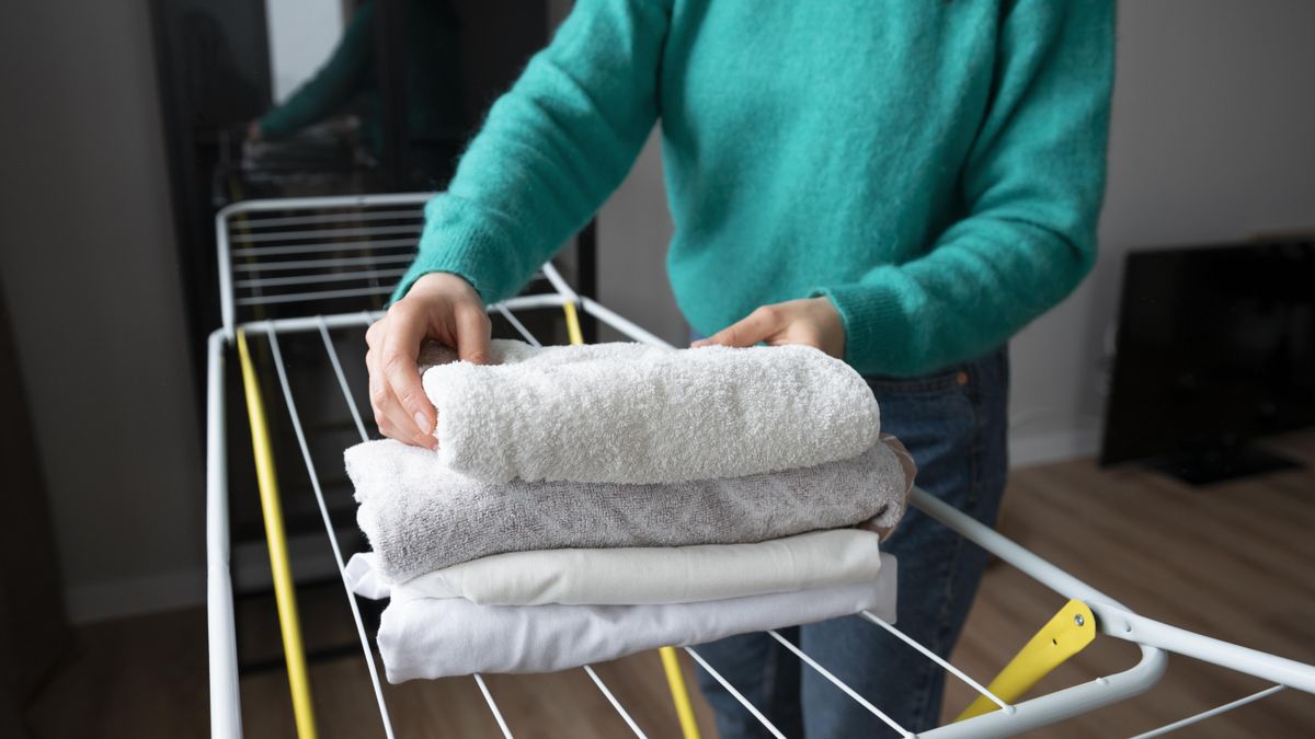 Cómo mejorar tu colada: trucos para hacerla más rápido y tender si tienes poco espacio en casa