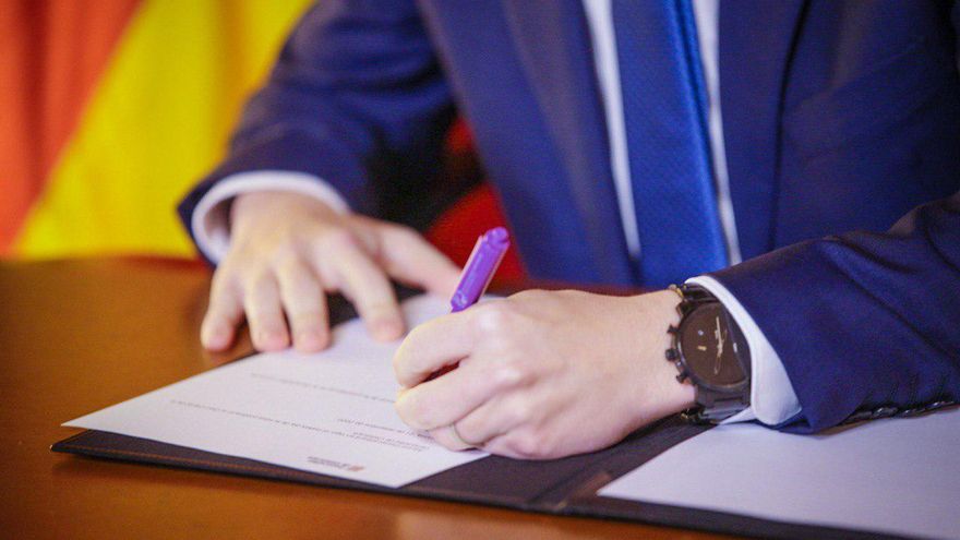 El aplazamiento de las elecciones catalanas, un galimatías jurídico que puede acabar en los tribunales