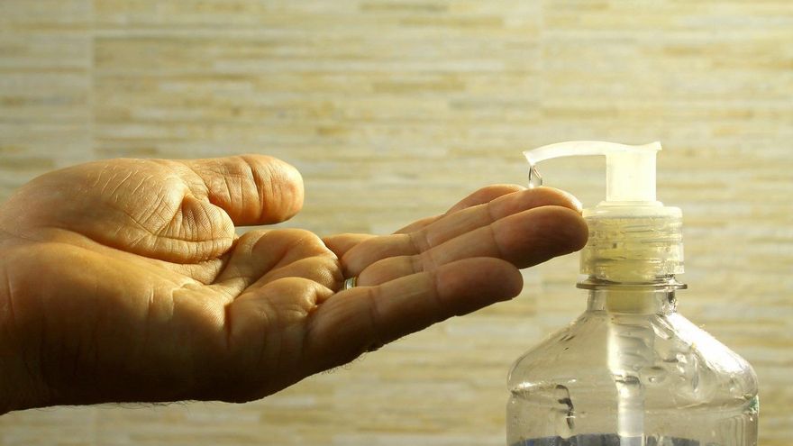 Las tres capitales de provincia tendrán dispensadores de hidrogel para la vuelta al trabajo durante el confinamiento