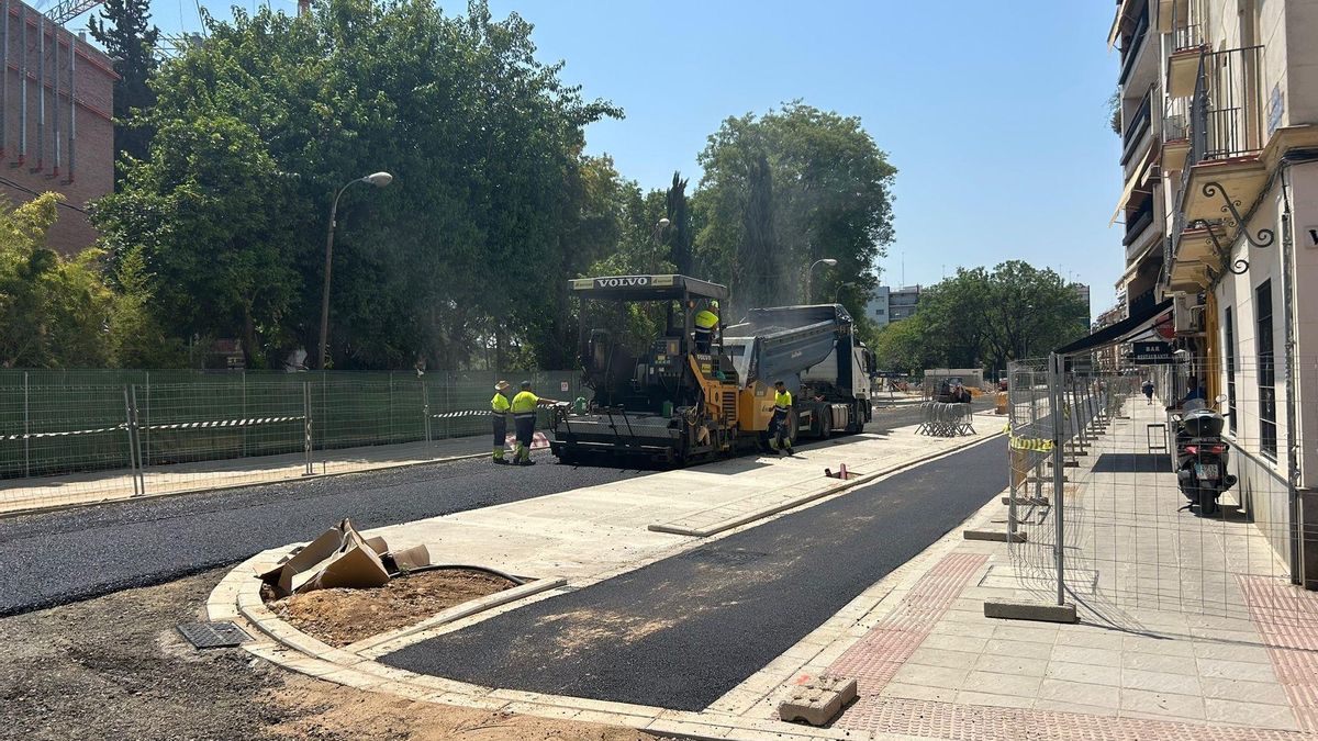Obras de reasfaltado en Juan Sebastián Elcano.