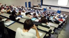 La universidad pública pierde más de 77.000 alumnos desde 2012