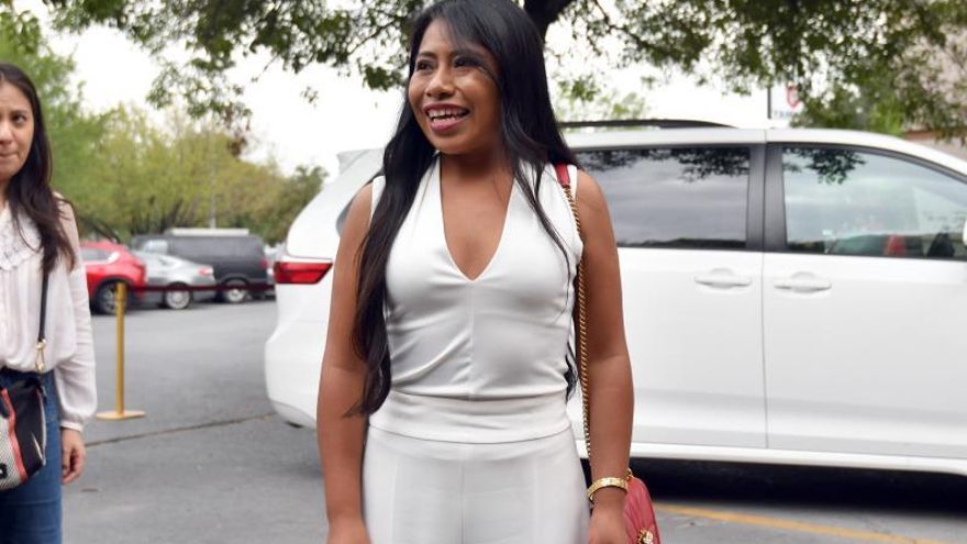 La actriz mexicana Yalitza Aparicio a su llegada para participar en el Foro He For She, en la ciudad de Monterrey en el estado de Nuevo León (México).
