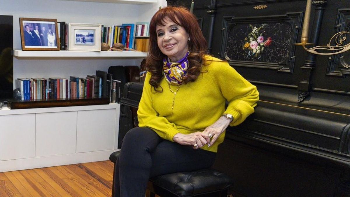 Cristina Fernández de Kirchner en la vivienda de San José 1111, donde permanece cumpliendo una sentencia con arresto domiciliario.