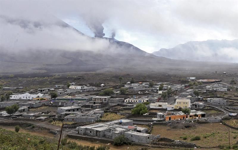 Erupción en la isla de Fogo, en Cabo Verde | EFE/JOÃO RELVAS