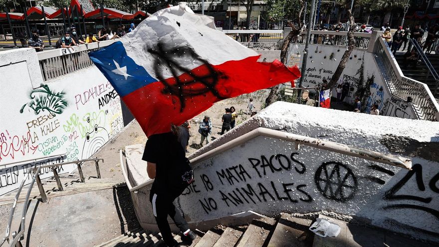 Con marchas y cortes, Chile recuerda el estallido social de octubre de 2019 que motivó una promesa de cambio en la Constitución