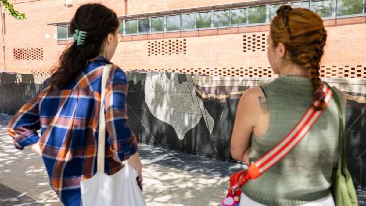 Con una superficie de 1.830 metros cuadrados, este jardín invita a los transeúntes a descubrir los secretos del planeta