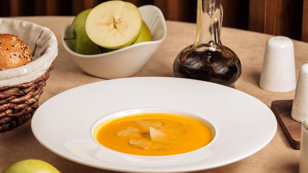 Vichyssoise de manzana emplatada 