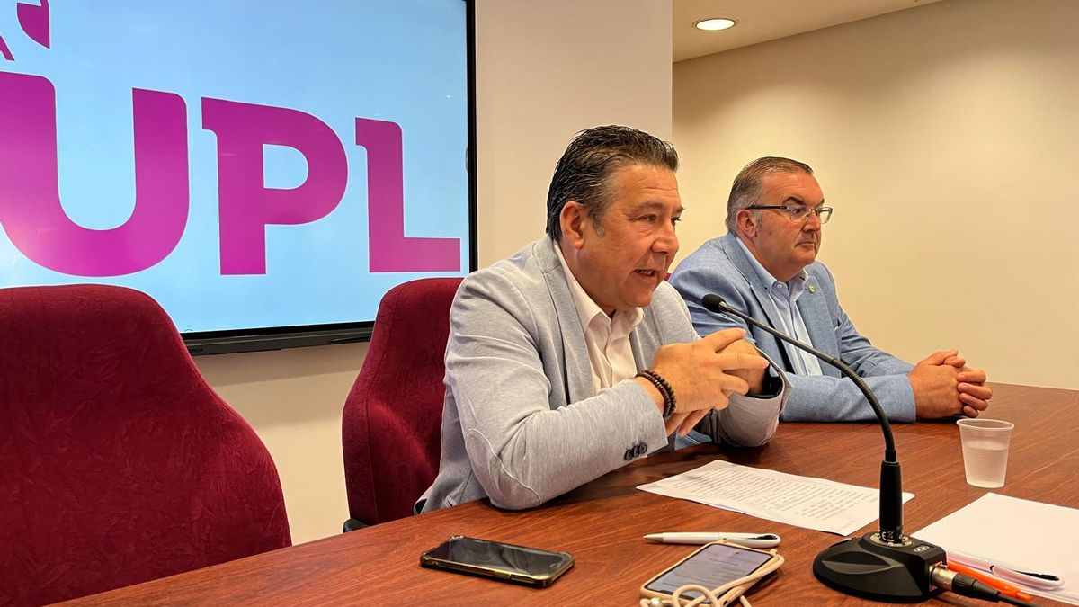 Luis Mariano Santos y Roberto Aller en rueda de prensa