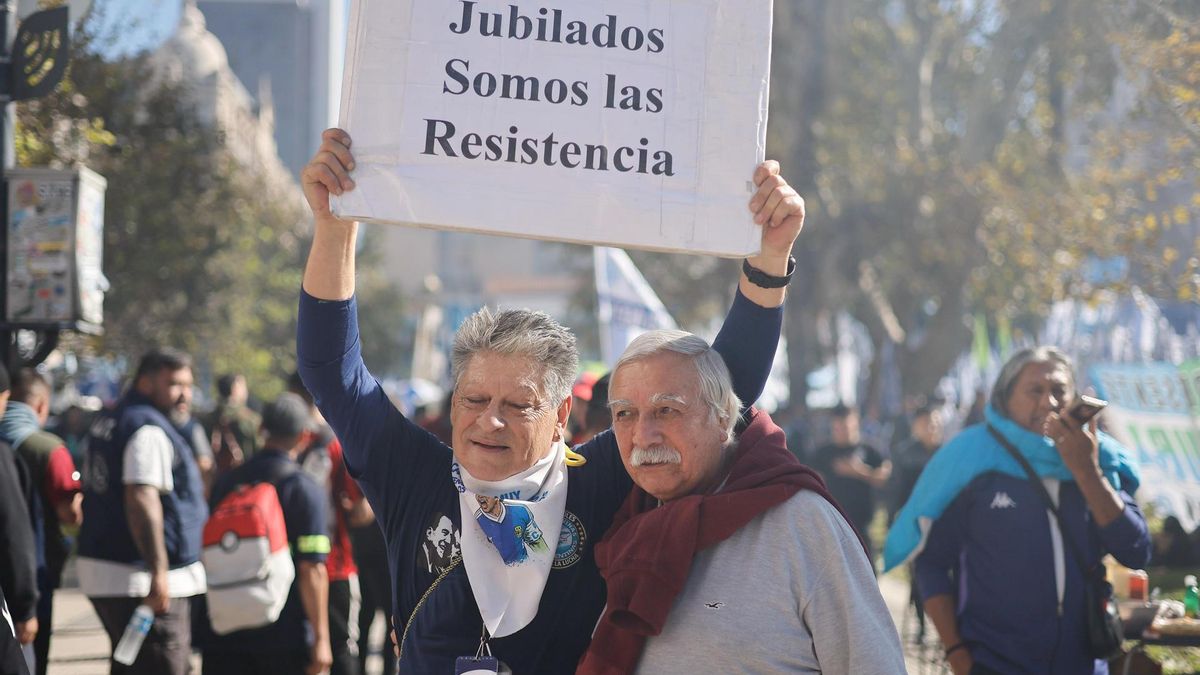 Los jubilados, un miércoles más, también se movilizaron