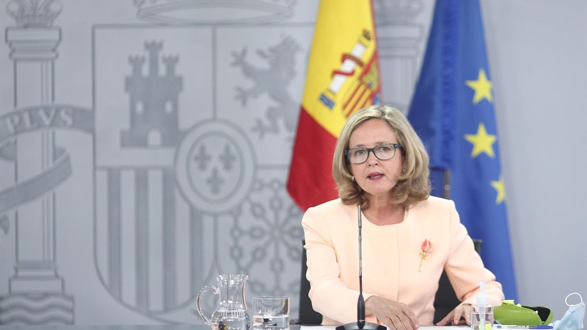 La vicepresidenta y ministra de Asuntos Económicos y para la Digitalización, Nadia Calviño, en la rueda de prensa posterior al Consejo de Ministros