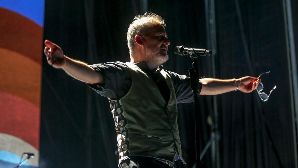 Concierto de Love of Lesbian en el Festival de la Guitarra