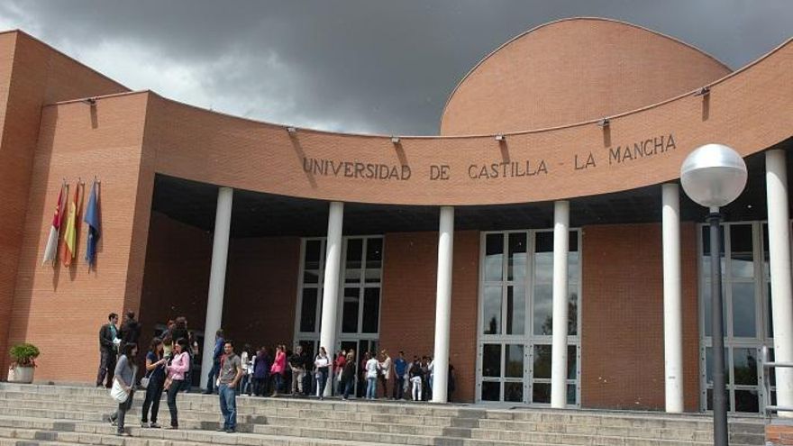 La UCLM blinda su financiación a cinco años con más de 1.000 millones que permitirán congelar tasas y crear cinco titulaciones