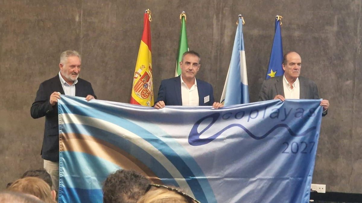 El Charco Azul vuelve a recibir la Bandera Ecoplayas y suma 14 años consecutivos de distinción