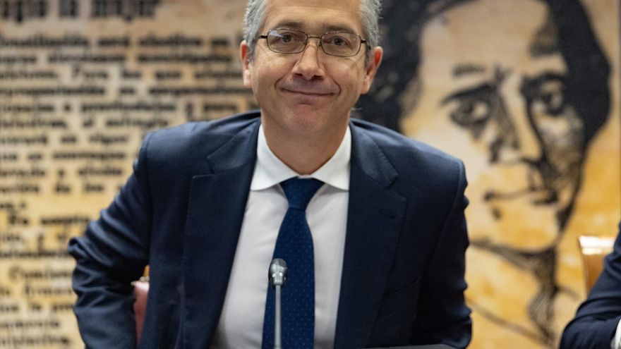 El Banco de España descarta la recesión y avisa de más inflación en 2024 si el Gobierno retira las medidas de choque