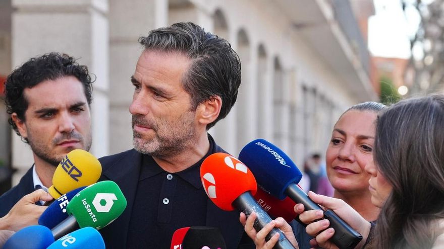 El portavoz nacional del PP, Borja Sémper, atiende a los medios en Torrejón de Ardoz (Madrid).