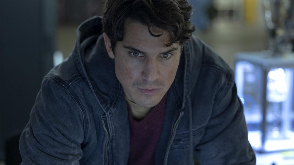 Prime Video lanza el tráiler y fija el estreno de 'Day One', su nueva serie con Álex González, Alba Planas y Asier Etxeandia