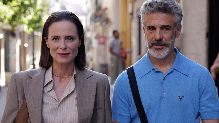 Pedro Almodóvar reflexiona sobre la responsabilidad creativa en la brillante y arriesgada 'Amarga Navidad'