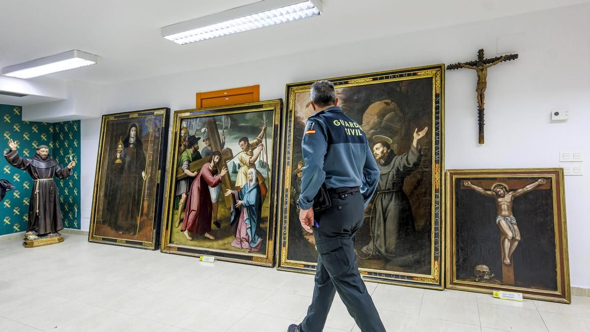 Varias de las piezas expuestas por la Guardia Civil en el transcurso de su investigación.