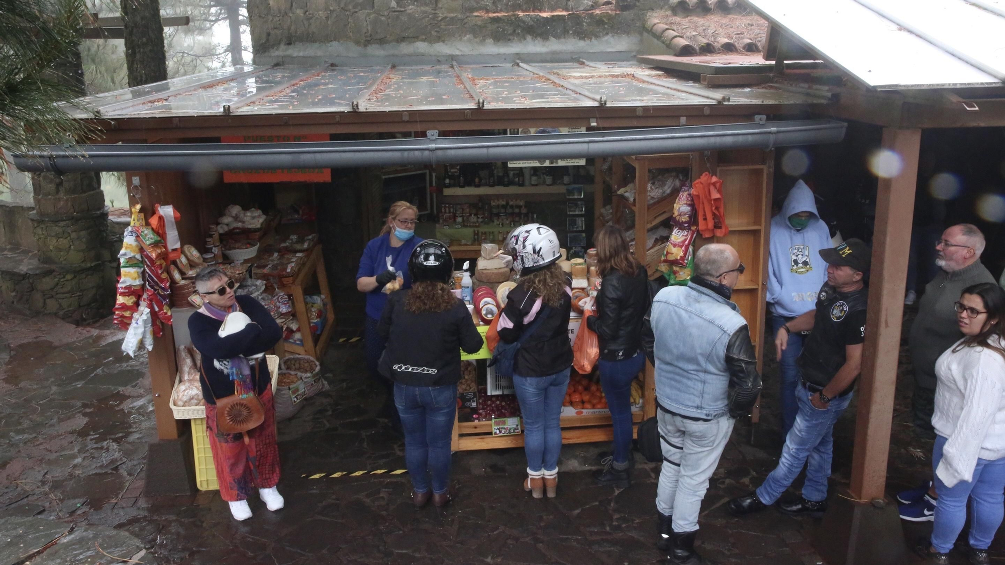 Puestos en  la Cruz de Tejeda.