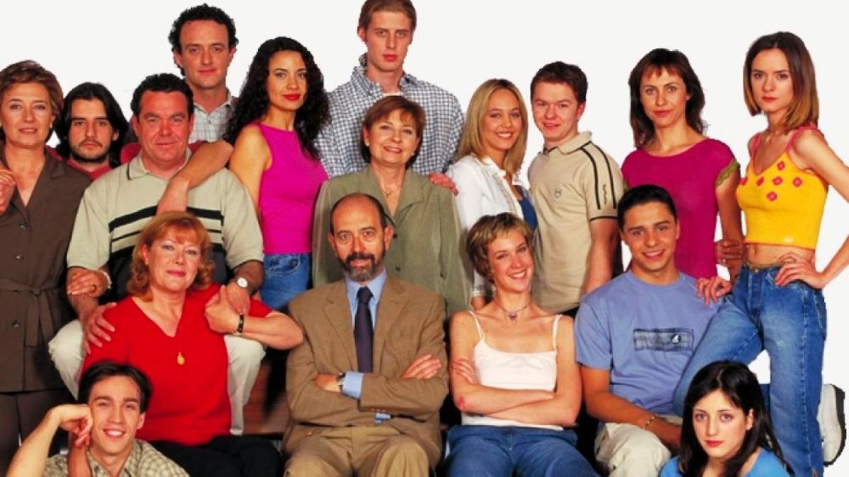 'Compañeros' se reúne 18 años después para pedir que "nos cuidemos" frente al coronavirus