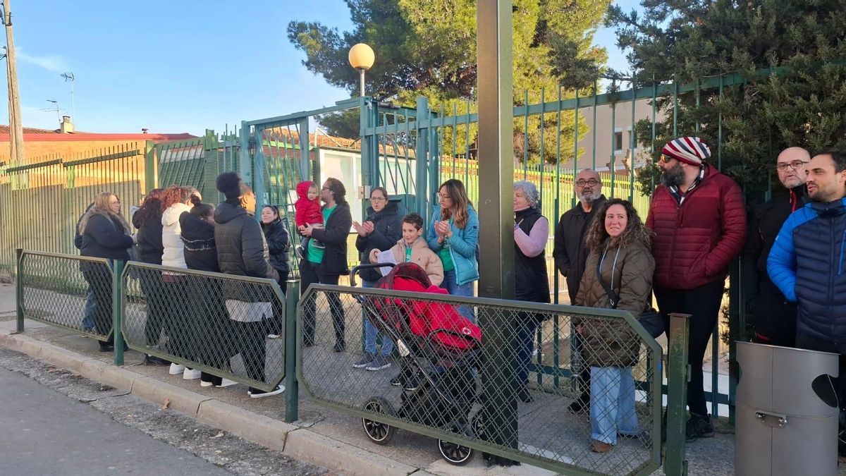 Sin calefacción en el colegio público de Garrapinillos (Zaragoza): “No puede ser que tengan que ir a clase con abrigo”