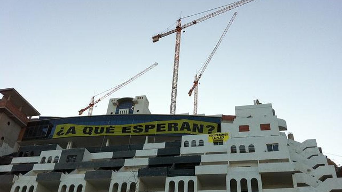 El Gobierno rechaza las alegaciones de la promotora para expropiar El Algarrobico y le pide que ponga precio al hotel