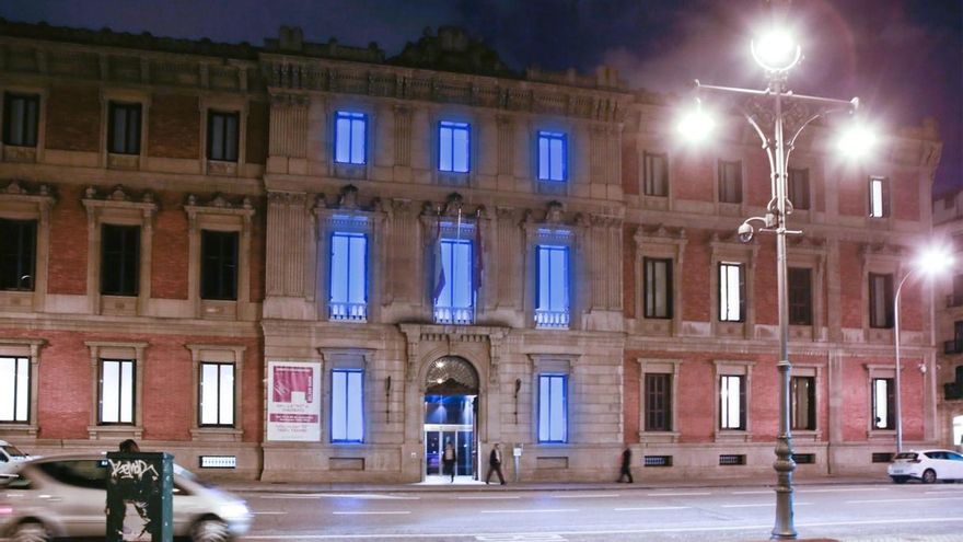 El Parlamento de Navarra iluminará esta noche su fachada de color azul con motivo al Día Mundial de del Autismo