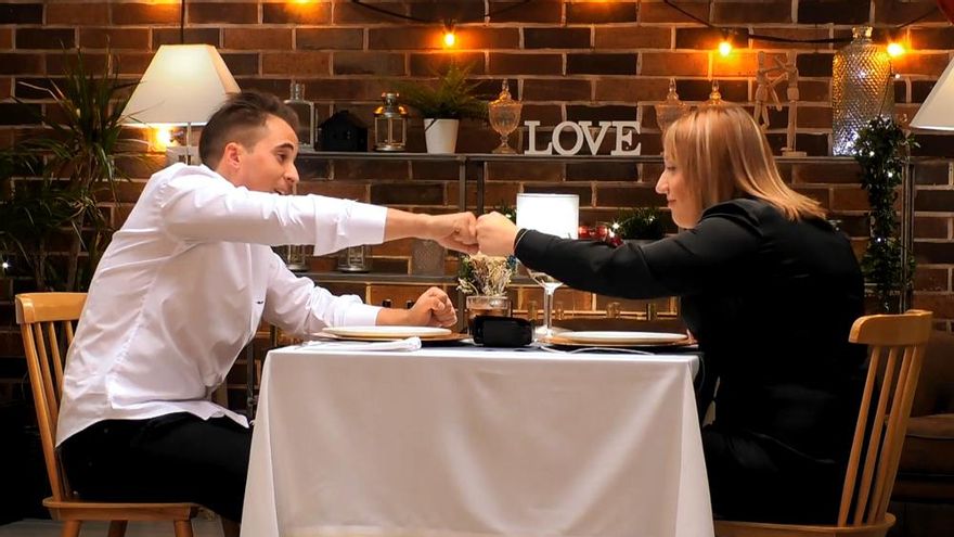 Héctor y Noelia en 'First Dates'