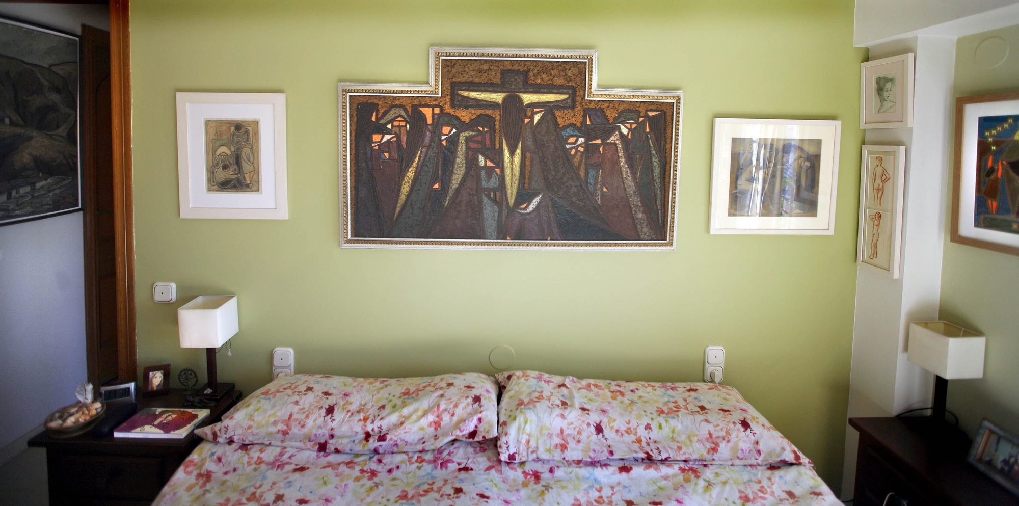 Las obras de Ricardo Bastid decoran toda la casa de su sobrina, Milde Tomás.