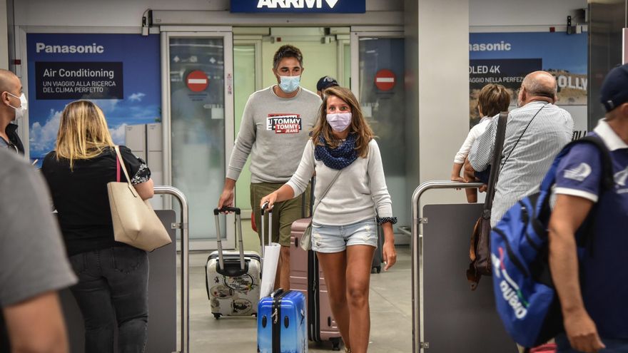 Italia trata de frenar la entrada del virus en los principales aeropuertos