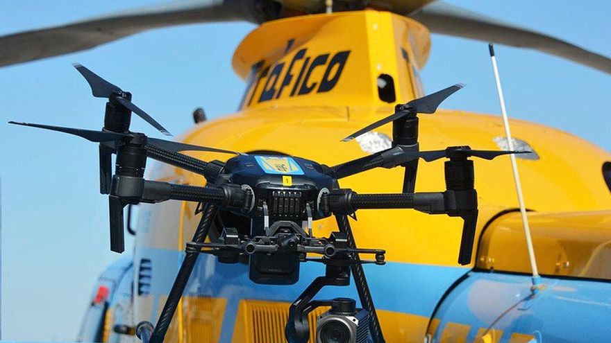 Uno de los drones de la DGT que comenzarán a multar en las carreteras.