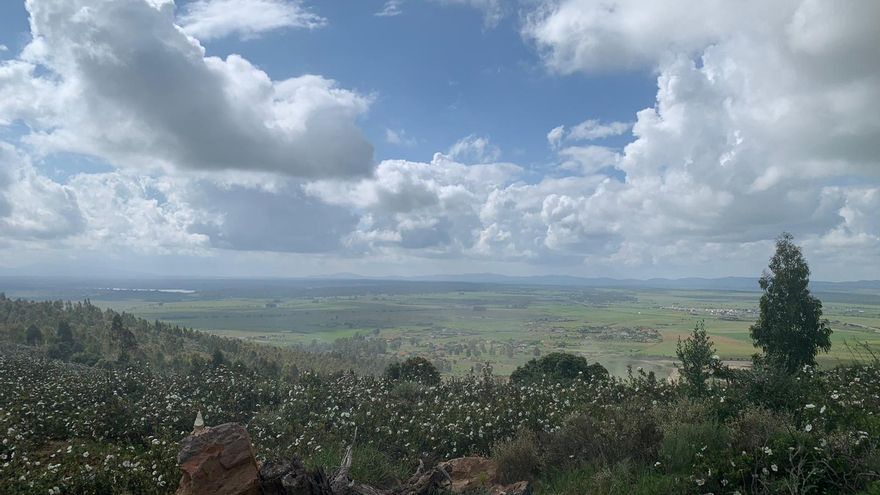 El complejo budista de Cáceres no estará en cerro Arropez, la Junta y el Ayuntamiento descartan esta ubicación