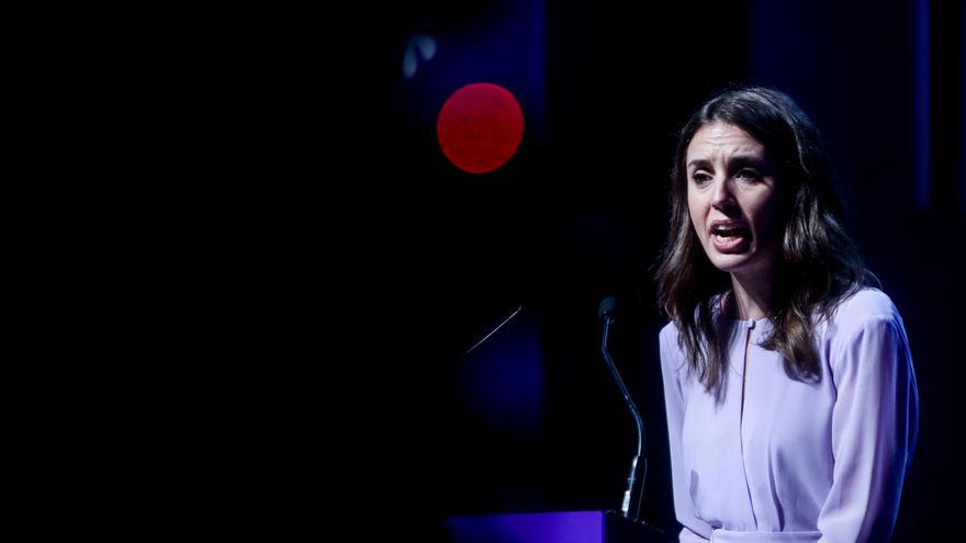 La ministra de Igualdad, Irene Montero, interviene en el acto institucional organizado con motivo del 8 de Marzo, Día Internacional de la Mujer, en el Círculo de Bellas Artes de Madrid, a 7 de marzo de 2022, en Madrid (España).