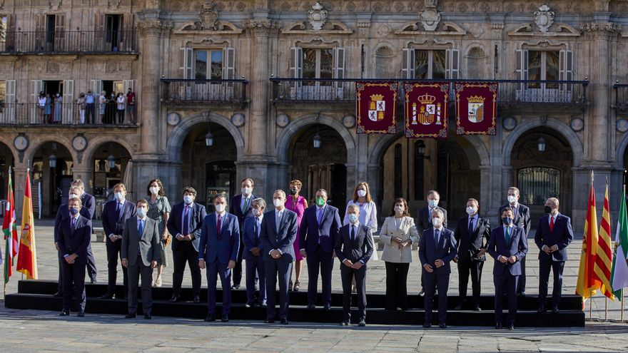 Archivo - (I-D) El presidente de Melilla, Eduardo de Castro; el presidente de Canarias, Ángel Víctor Torres; el presidente de la Xunta de Galicia, Alberto Núñez Feijóo; el presidente de Comunidad Valenciana, Ximo Puig; el presidente de Castilla y León, Al