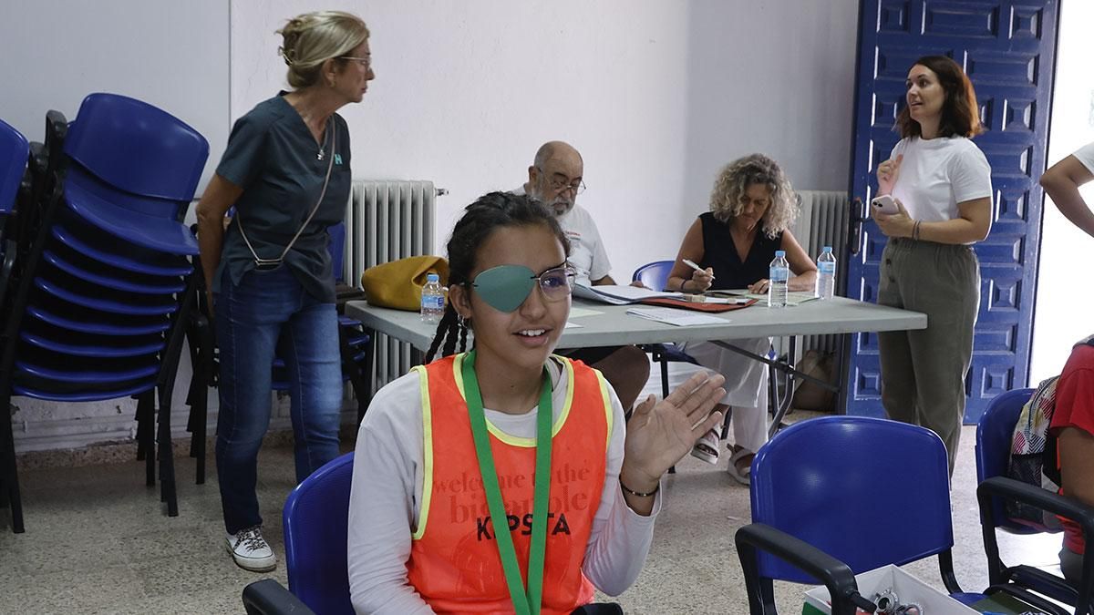 La llegada de los 131 niños saharauis que pasarán el verano en Córdoba, en imágenes