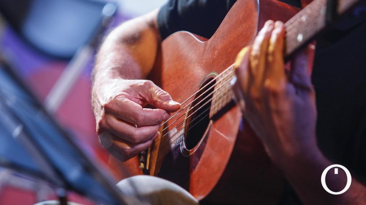 Homenaje a Antonio Gala en Guitarras Callejeras