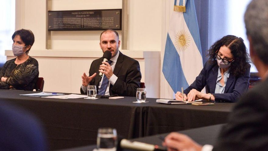 Guzmán prepara un plan plurianual que baje el déficit fiscal con crecimiento y sin ajuste del gasto